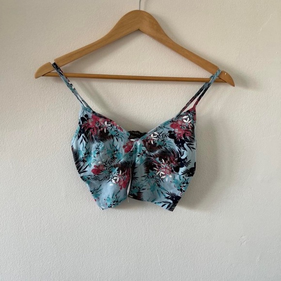 Floral crop top NWTS size 2 - Picture 2 of 3